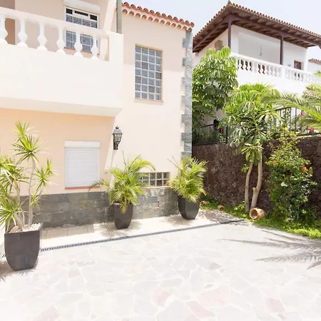 Eugene Costa Adeje (Tenerife)